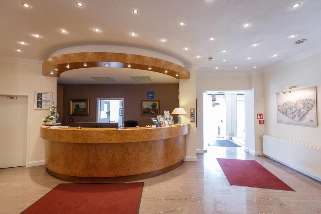 Hotel Erbprinz & Restaurant "Prinzenstube" Ludwigslust Buitenkant foto